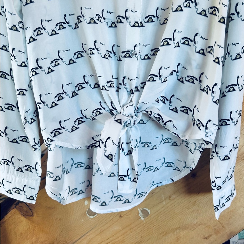 Jane & Delancey Telephone Novelty Print Bonjour Black and White Blouse - Picture 6 of 10